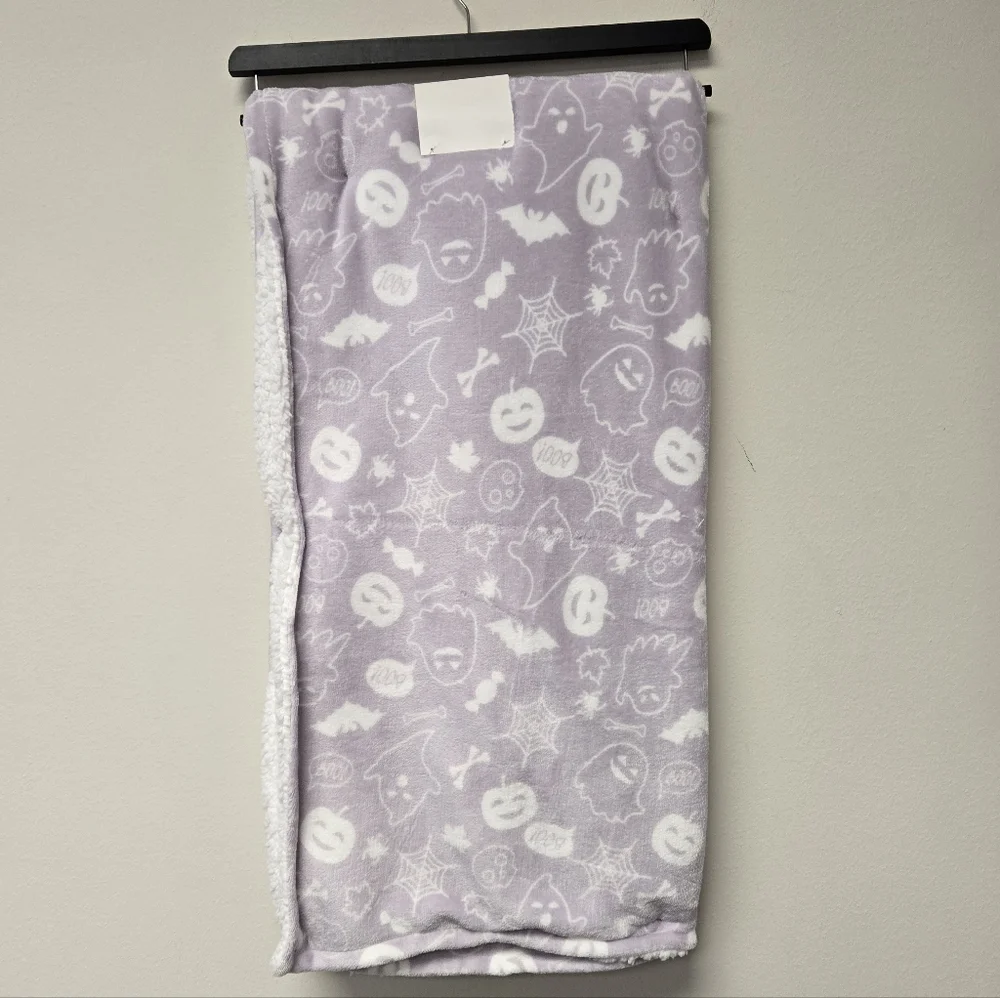 Modern Kids Halloween Boo Blanket Ultra Soft Cozy Sock 2 pc Set Bundle Purple